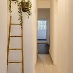 Urban Charm 1br In Real
